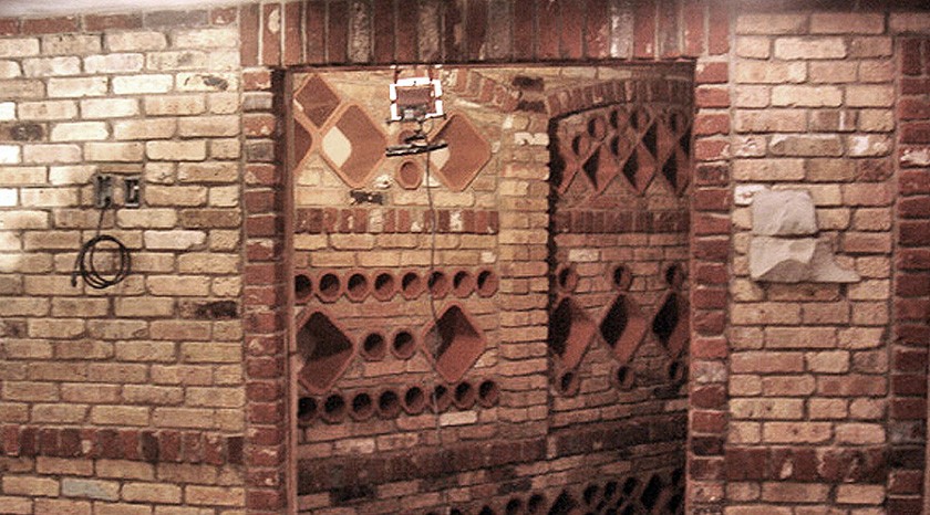 brocl wome cellar in a house