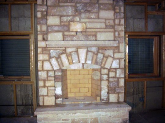 outdoor-fireplace-installation